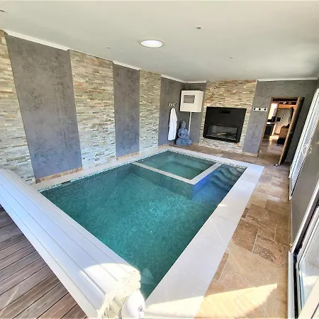 Villa Avec Piscine Chauffée à L'année Peyroules