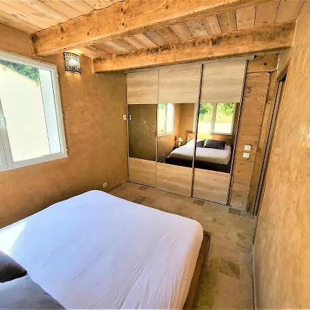 Avec Piscine Chauffée à L'année Villa